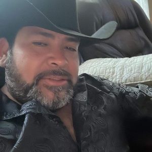 Meet your Posher, Julian